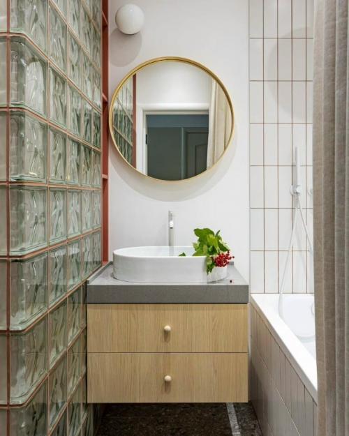 Камерная квартира в Минске с глубокими оттенками. 08