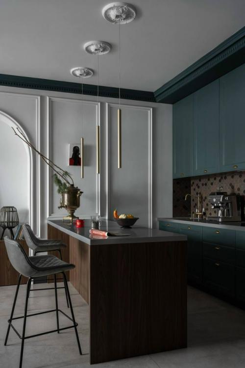 Квартира для молодой художницы в Москве с новогодним декором. 02