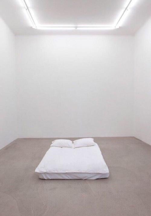 Ммм.  Сразу видно зажиточные. 04