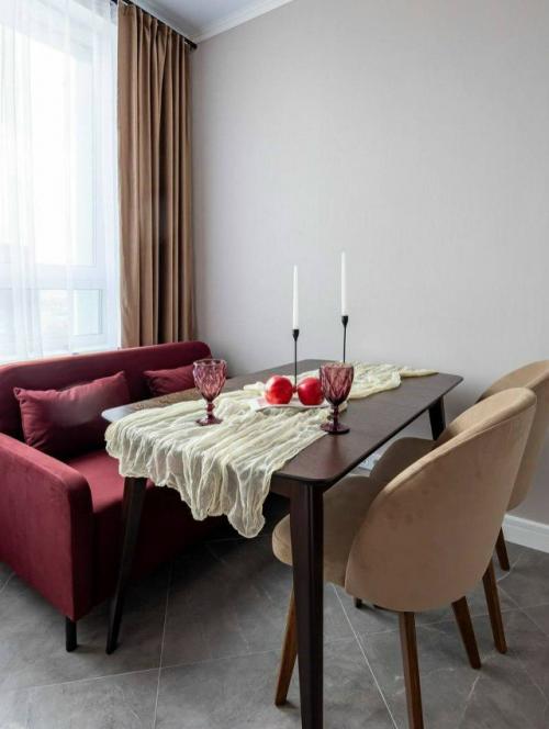 Атмосферная двухкомнатная квартира в классическом стиле. 03