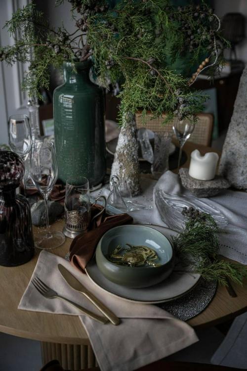 Квартира для молодой художницы в Москве с новогодним декором. 09