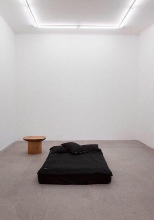 Ммм.  Сразу видно зажиточные. 02