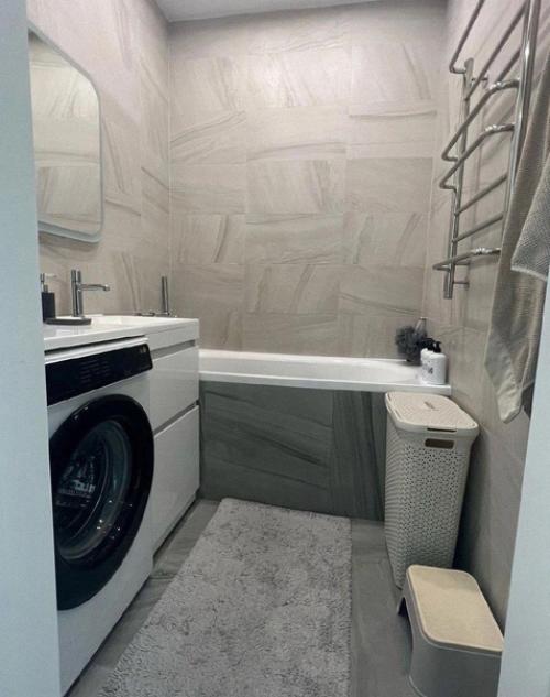 Даже ванная комната в старом доме. 01