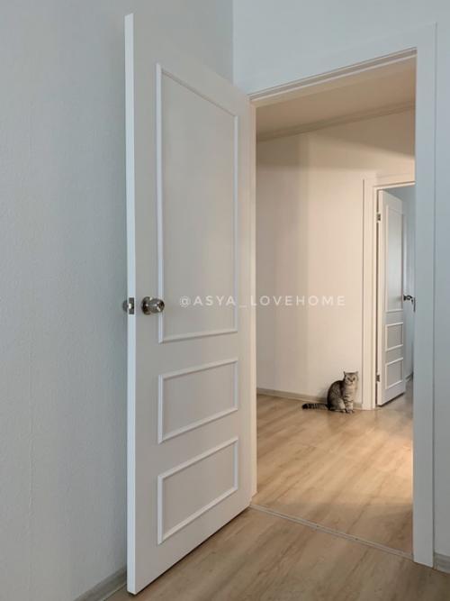 Всем привет!   В случае если бюджет не позволяет поменять двери в квартире, а беленьких дверей очень сильно хочется, решение есть! 08