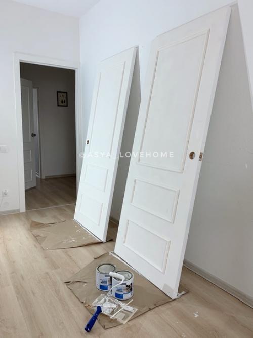 Всем привет!   В случае если бюджет не позволяет поменять двери в квартире, а беленьких дверей очень сильно хочется, решение есть! 04