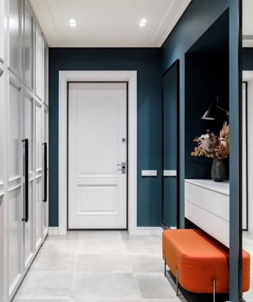 Подборка прихожих с разными вариантами оформления.