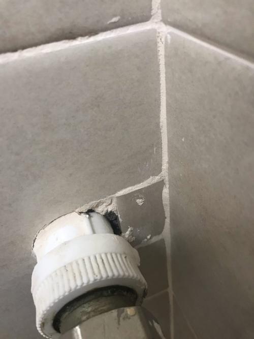 Ребята, посоветуйте, пожалуйста, как можно обыграть данное недоразумение?