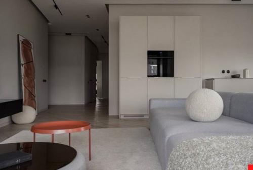 Интерьер этой квартиры был создан для семьи с двумя детками. 02