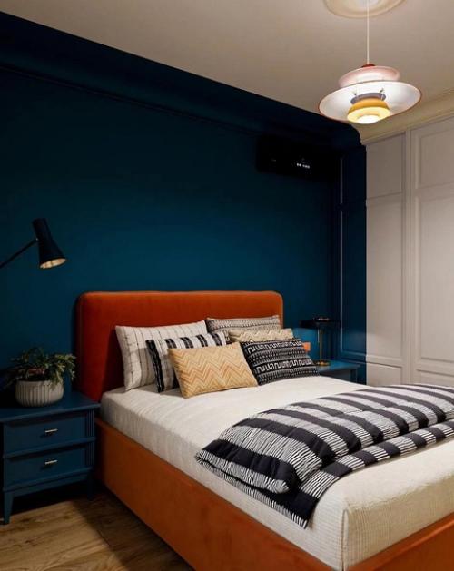 Оформленная спальная комната интересно. 02