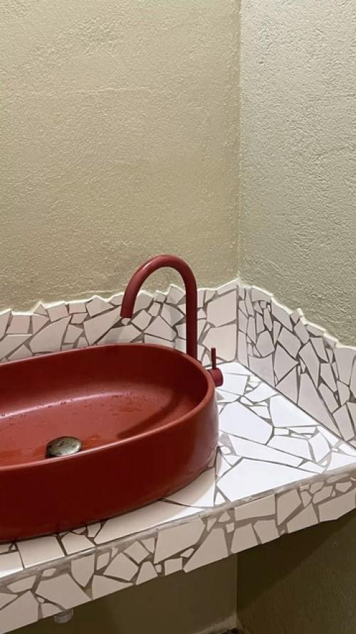 Цветная раковина - акцент в ванной. 01