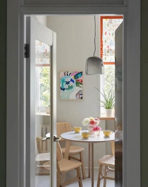 Яркая квартира. С очень необычным цветовым решением. 02