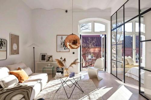 Светлая двушка в здании бывшего завода. 01