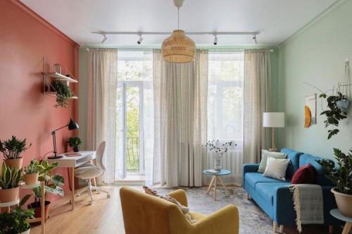 Яркая квартира. С очень необычным цветовым решением. 07