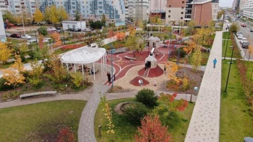 Бульвар белые цветы в Казани. 06