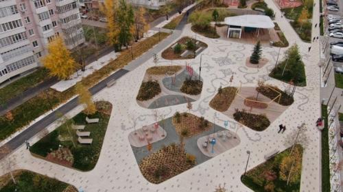 Бульвар белые цветы в Казани. 01