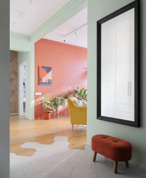 Яркая квартира. С очень необычным цветовым решением. 01