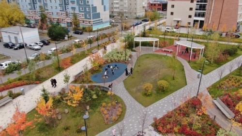 Бульвар белые цветы в Казани. 02