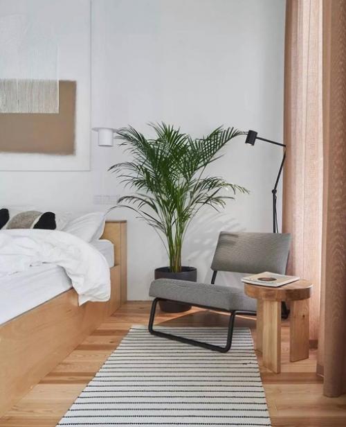 А это пространство было оформлено для двоих -. 03