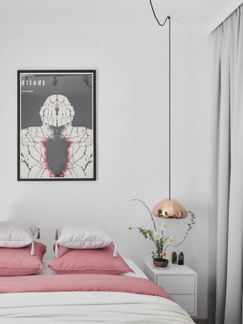 Белоснежная студия с розовым настроением. 05