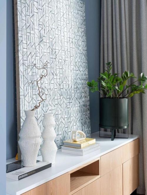 Интерьер очень простой, но красивый и функциональный. 03