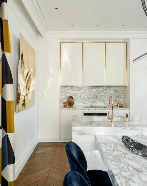 Площадь этой квартиры составляет 90 м 2. 02