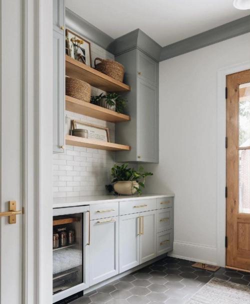 Вот такая прихожая. 02