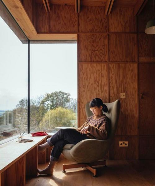 Великолепный пример, как можно обновить старое здание. 04