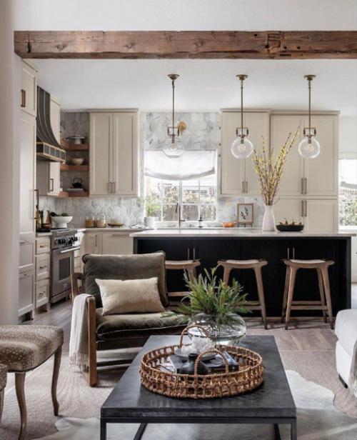 Дизайнер старался делать дом.