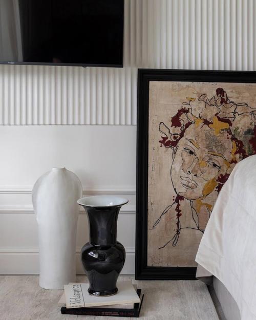 Стильная неоклассика.  Небольшая квартира в стиле неоклассики светлой и элегантной получилась. 05