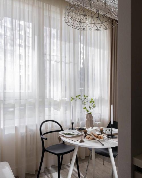 Стильная неоклассика.  Небольшая квартира в стиле неоклассики светлой и элегантной получилась. 02