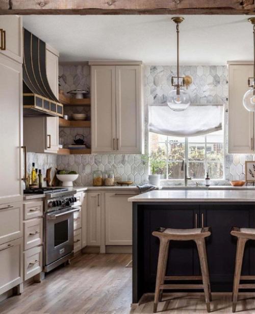 Дизайнер старался делать дом. 07