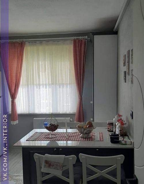 Отличная кухня.  А красные детали - это моя особая любовь. 02