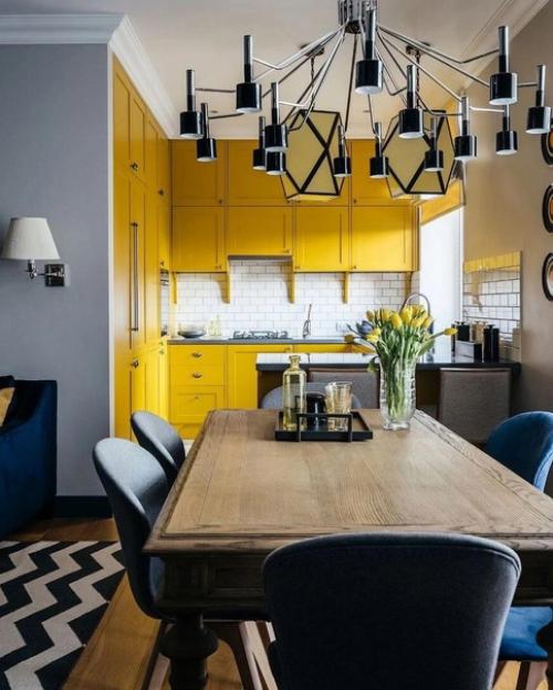 Крутые идеи, как можно оформить кухню в ярких цветах. 03
