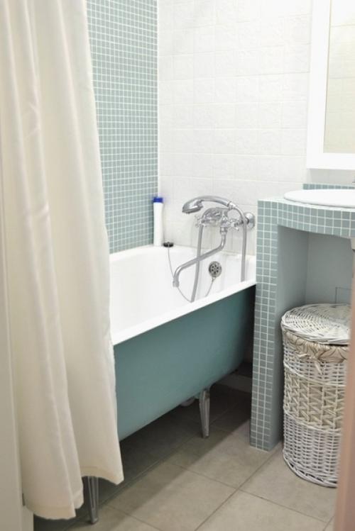 А это наша кухня и ванная комната. 04