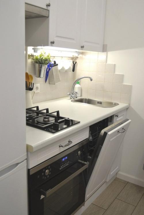 А это наша кухня и ванная комната. 01